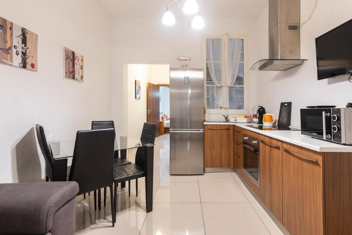 Superbly Located Cosy 2-Bedroom Apartment Valletta Eksteriør billede